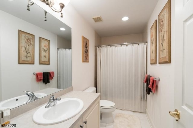 full bathroom featuring vanity, toilet, tile patterned floors, recessed lighting, and a shower with curtain