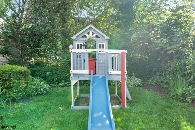 188 Watchung Ter, Scotch Plains Twp, NJ 07076 - view of playground with a yard