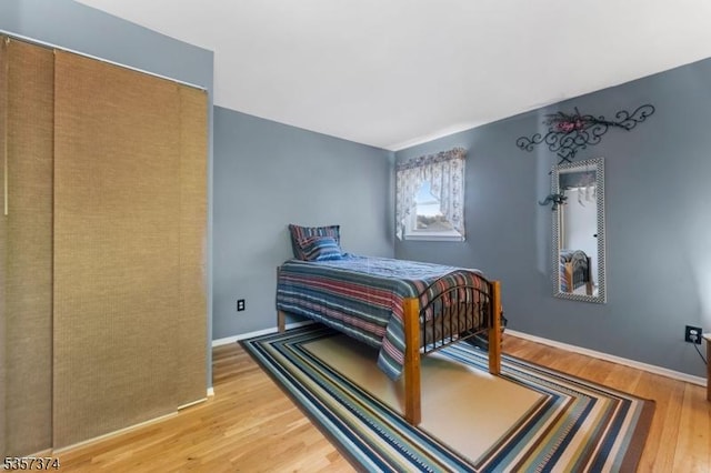 39 Circle Dr, Rockaway Twp, NJ 07866 - bedroom featuring wood finished floors and baseboards