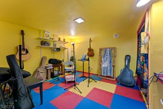 39 Circle Dr, Rockaway Twp, NJ 07866 - exercise room with carpet