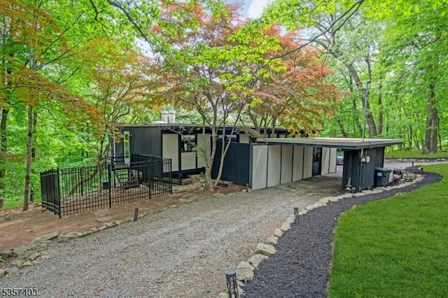18 Ridge Rd, Tewksbury Twp, NJ 08833 - view of outdoor structure with a carport and driveway