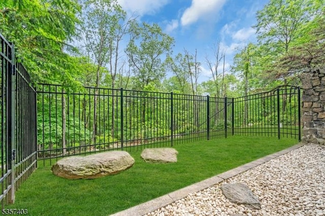 18 Ridge Rd, Tewksbury Twp, NJ 08833 - view of yard