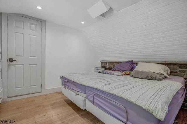 2 Troll Ln, Rockaway Twp, NJ 07866 - bedroom featuring light wood-style floors, a skylight, vaulted ceiling, recessed lighting, and baseboards