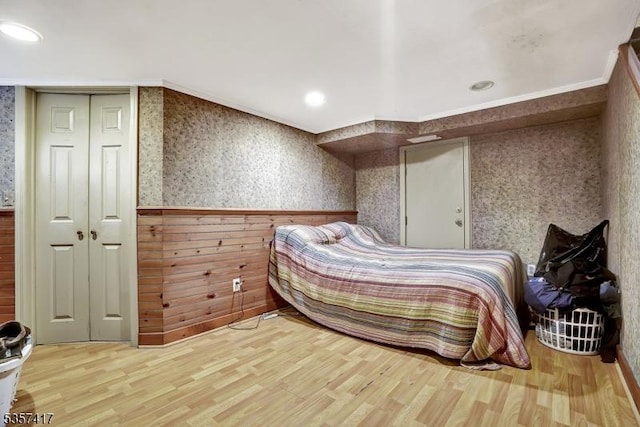 2 Troll Ln, Rockaway Twp, NJ 07866 - bedroom featuring wood finished floors, wallpapered walls, a wainscoted wall, a closet, and recessed lighting
