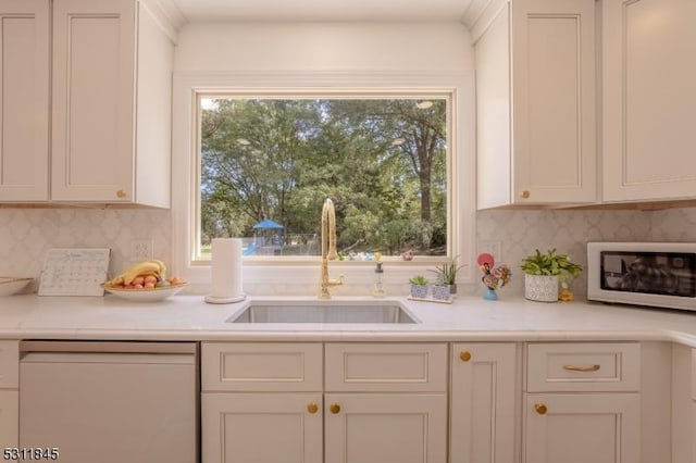 24 Covered Bridge Rd, Branchburg Twp, NJ 08853 - kitchen featuring white appliances, a sink, light countertops, and tasteful backsplash