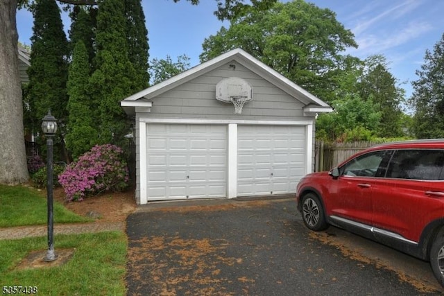 31 Wyckoff Ave, Wyckoff Twp, NJ 07446 - view of detached garage