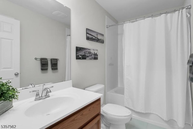 18 Brompton Pl, Randolph Twp, NJ 07869 - full bath with vanity, toilet, and shower / bath combo with shower curtain