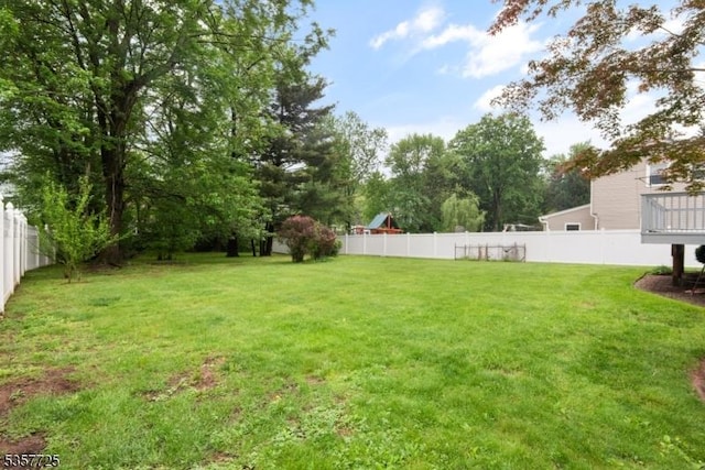 3 Red Maple Ln, Kenilworth Boro, NJ 07033 - view of yard