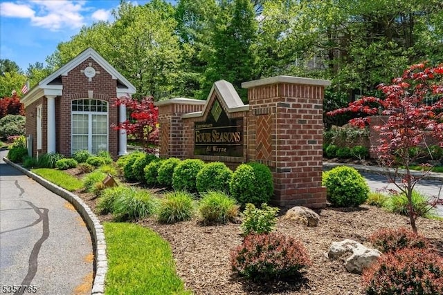 1302 Four Seasons Dr, Wayne Twp, NJ 07470 - view of community / neighborhood sign