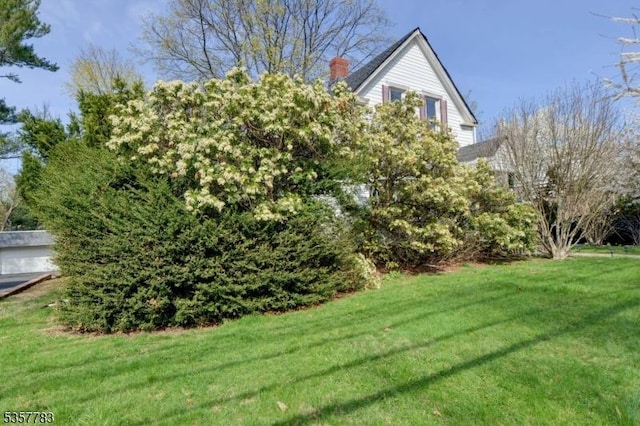 111 Long Hill Rd, Little Falls Twp, NJ 07424 - view of green lawn