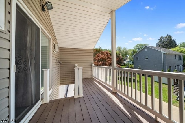 40 Laura Ave, Nutley Twp, NJ 07110 - view of wooden deck