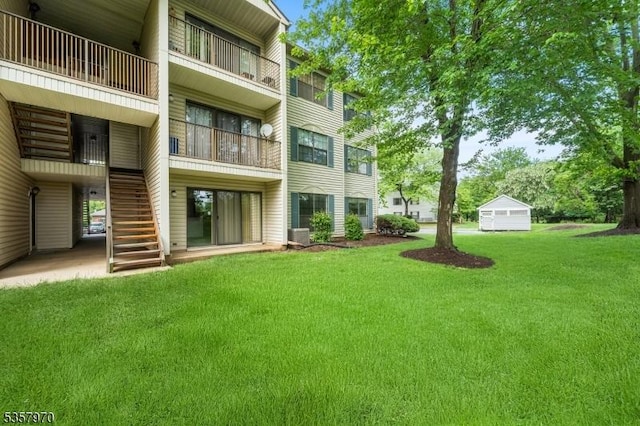 26 Fisher Dr Unit 2704, Franklin Twp, NJ 08823 - view of building exterior featuring stairs