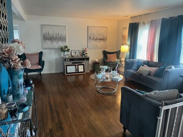 800 Raritan Rd, Clark Twp, NJ 07066 - living area featuring hardwood / wood-style flooring and baseboards
