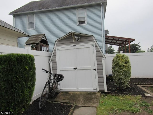 277 Watchung Ave, North Plainfield Boro, NJ 07060 - view of shed with a fenced backyard