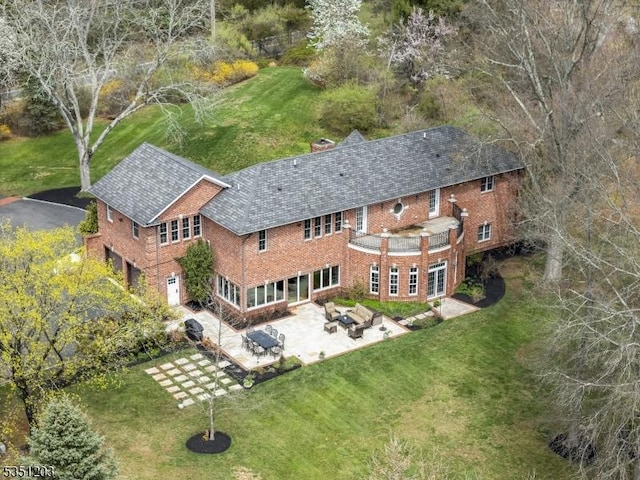 aerial view of property and surrounding area