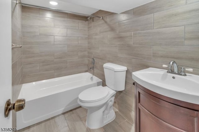 227 N Center St, City Of Orange Twp, NJ 07050 - bathroom featuring toilet, shower / bath combination, vanity, and recessed lighting