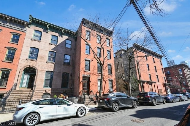view of apartment building / complex