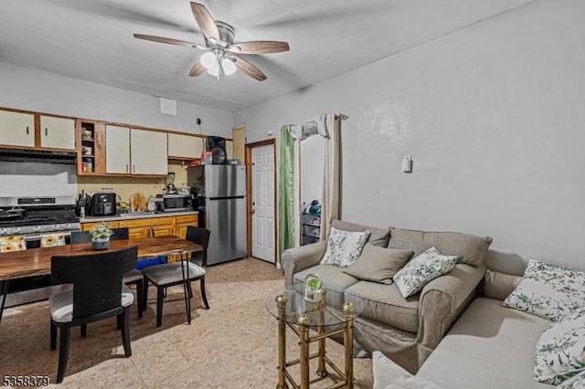 316-318 John St, Elizabeth City, NJ 07202 - living area featuring a ceiling fan and light floors