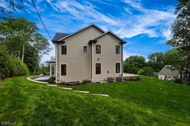 128 Fairmount Ave, Chatham Boro, NJ 07928 - back of property with a lawn
