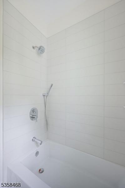237 Appletree Ln, Mountainside Boro, NJ 07092 - full bath featuring shower / washtub combination