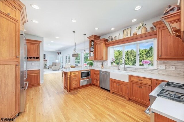 11 Brookside Dr, Peapack Gladstone Boro, NJ 07934 - kitchen featuring appliances with stainless steel finishes, a warming drawer, a sink, backsplash, and recessed lighting