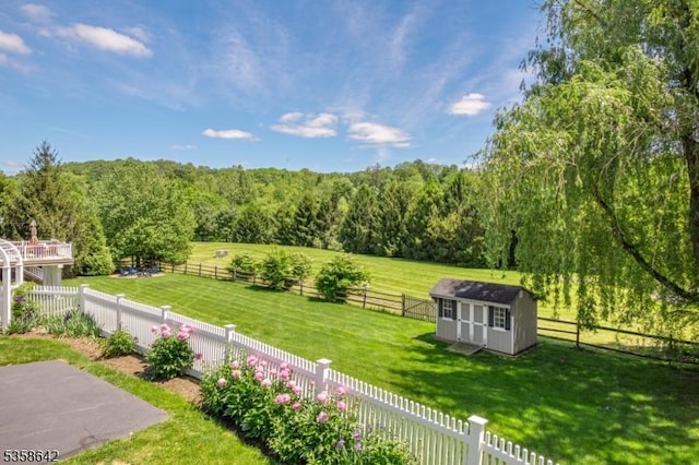 11 Brookside Dr, Peapack Gladstone Boro, NJ 07934 - view of yard featuring a wooded view and a view of countryside