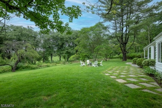 25 Highland Ave, Peapack Gladstone Boro, NJ 07931 - view of green lawn