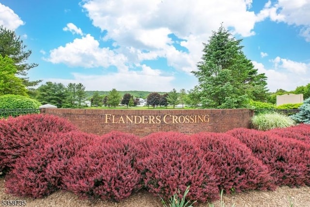 143 Crenshaw Dr, Mount Olive Twp, NJ 07836 - view of community sign