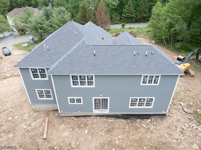 1 Lourdes Ct, Andover Twp, NJ 07821 - rear view of property with a shingled roof