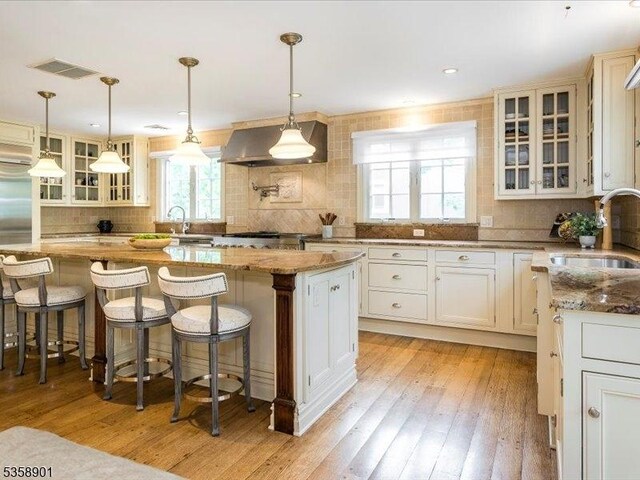 9 Brookside Ter, North Caldwell Boro, NJ 07006