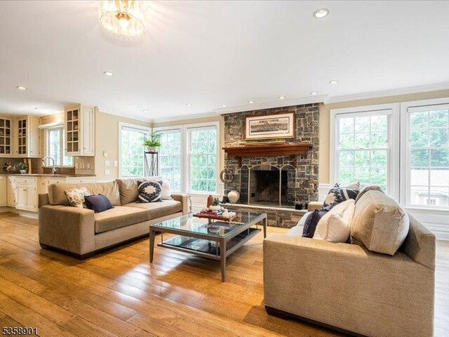 9 Brookside Ter, North Caldwell Boro, NJ 07006