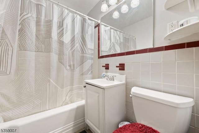 580 Mountainview Dr, North Plainfield Boro, NJ 07063 - full bath with tile walls, toilet, vanity, and shower / bath combo
