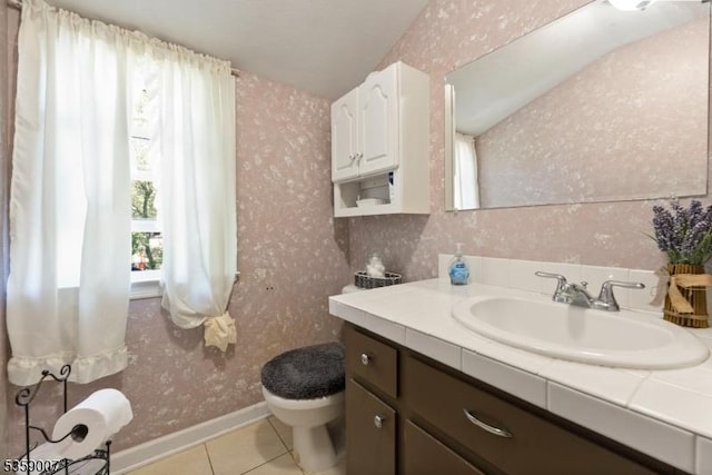 580 Mountainview Dr, North Plainfield Boro, NJ 07063 - half bath featuring wallpapered walls, tile patterned flooring, toilet, vanity, and baseboards