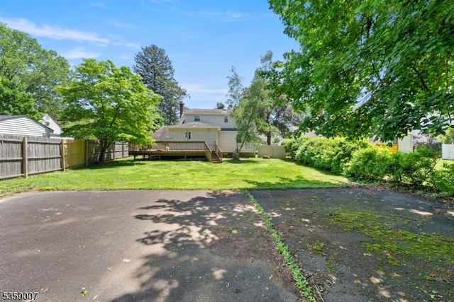 580 Mountainview Dr, North Plainfield Boro, NJ 07063 - view of yard featuring a deck