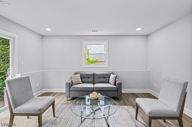 192 Mohawk Trl, Wayne Twp, NJ 07470 - living area featuring healthy amount of natural light, wood finished floors, baseboards, and recessed lighting