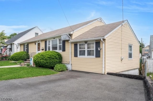 36 Bogert St, Totowa Boro, NJ 07512 - view of front of home featuring a front yard