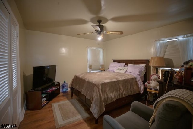916 Sheridan Ave, Roselle Boro, NJ 07203 - bedroom with wood finished floors and a ceiling fan