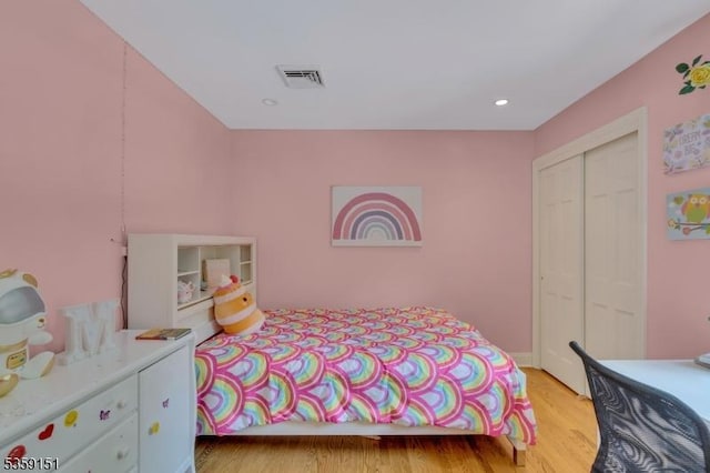 60 Dogwood Ln, Montgomery Twp, NJ 08558 - bedroom featuring light wood finished floors, a closet, and recessed lighting