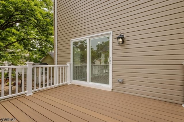 2000 Whittier St, Rahway City, NJ 07065 - view of wooden deck