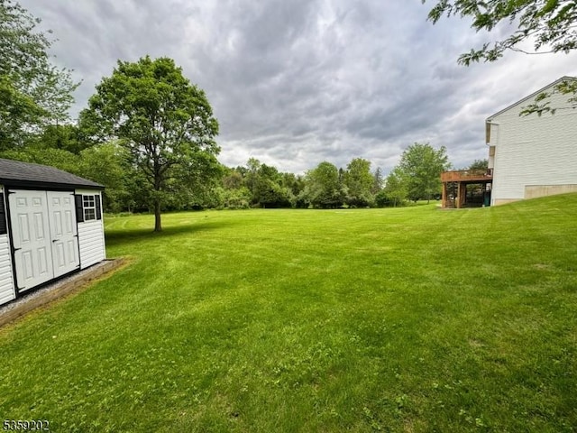 14 Thomas Rd, Lafayette Twp, NJ 07848 - view of green lawn