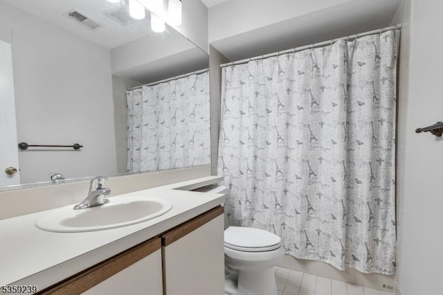 376 Finch Ln, Bedminster Twp, NJ 07921 - full bath featuring toilet, vanity, curtained shower, and tile patterned floors