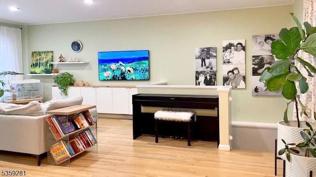 7 Park Dr, Kenilworth Boro, NJ 07033 - living area with light wood-type flooring and recessed lighting