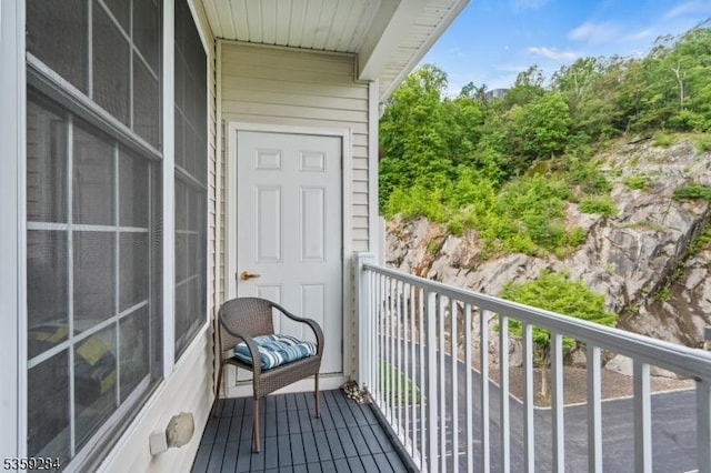 6406 Brookhaven Ct, Riverdale Boro, NJ 07457 - view of balcony