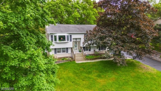 6 Gardenia Rd, Vernon Twp, NJ 07418 - bi-level home with a front lawn