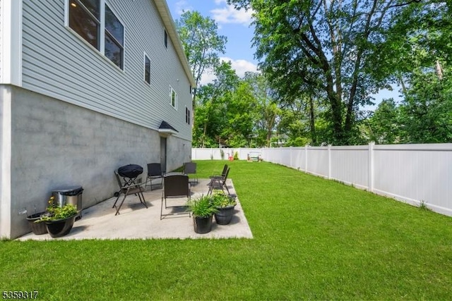 190 Riverside Dr, Springfield Twp, NJ 07081 - view of yard with a patio