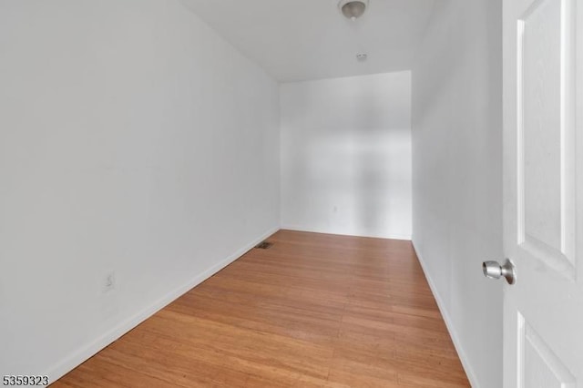 171 Sherman Ave, Newark City, NJ 07114 - bonus room with light wood-style floors and baseboards