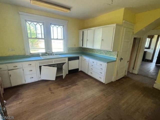 25 Prospect Ave, Andover Boro, NJ 07821 - unfurnished office with dark wood-style floors, a sink, and built in study area