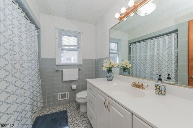 167 Rolling Hills Rd, Clifton City, NJ 07013