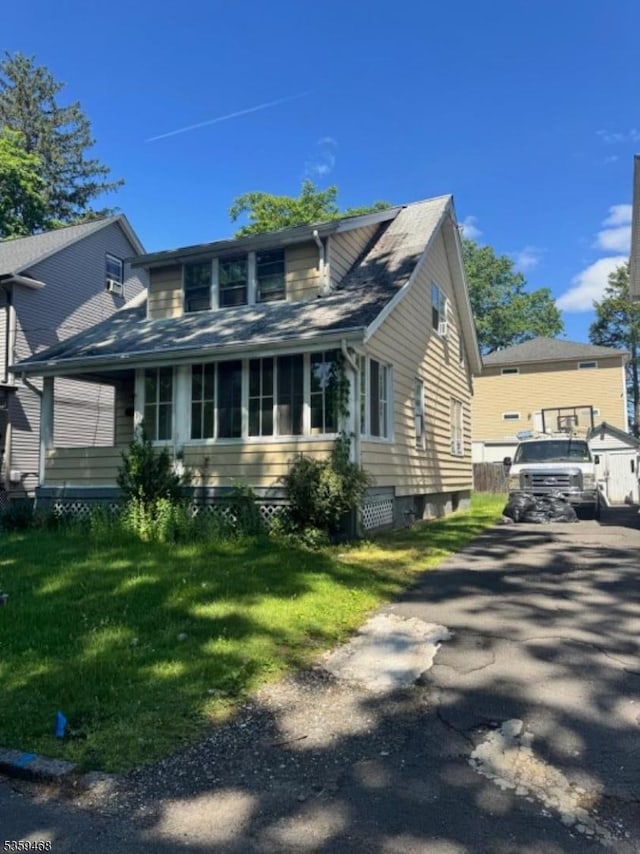 1632 Willever St, Plainfield City, NJ 07063 - view of front of house with a front lawn