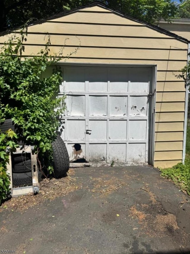 1632 Willever St, Plainfield City, NJ 07063 - garage featuring asphalt driveway